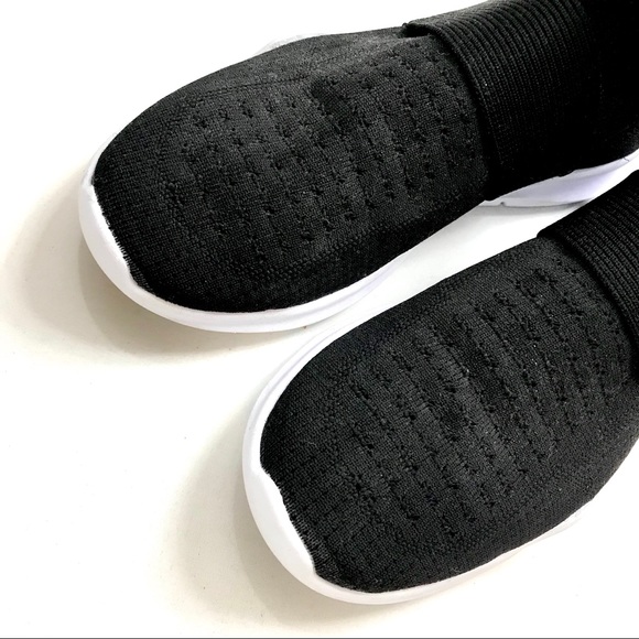 AVIA ‘Sock’ Booties - Picture 2 of 9